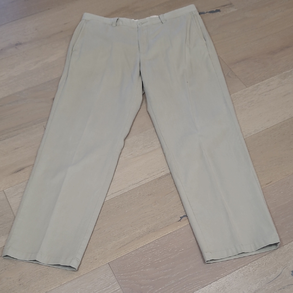 EUC Tommy Bahama Pants Men's sz 36/32* Flat Front Beige Chino Pants